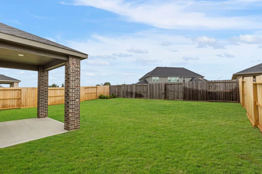 1203 Buffalo Run Tomball, TX 77375