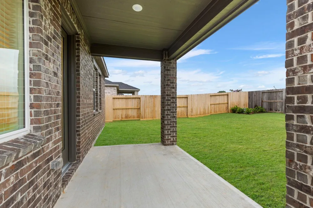 1203 Buffalo Run Tomball, TX 77375
