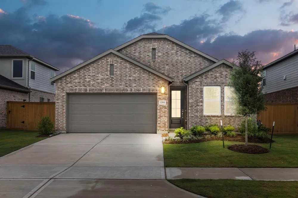 1203 Buffalo Run Tomball, TX 77375