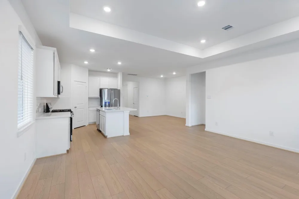 1203 Buffalo Run Tomball, TX 77375