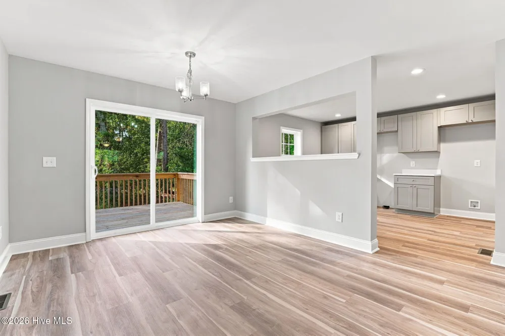 595 S Glover Street Southern Pines, NC 28387