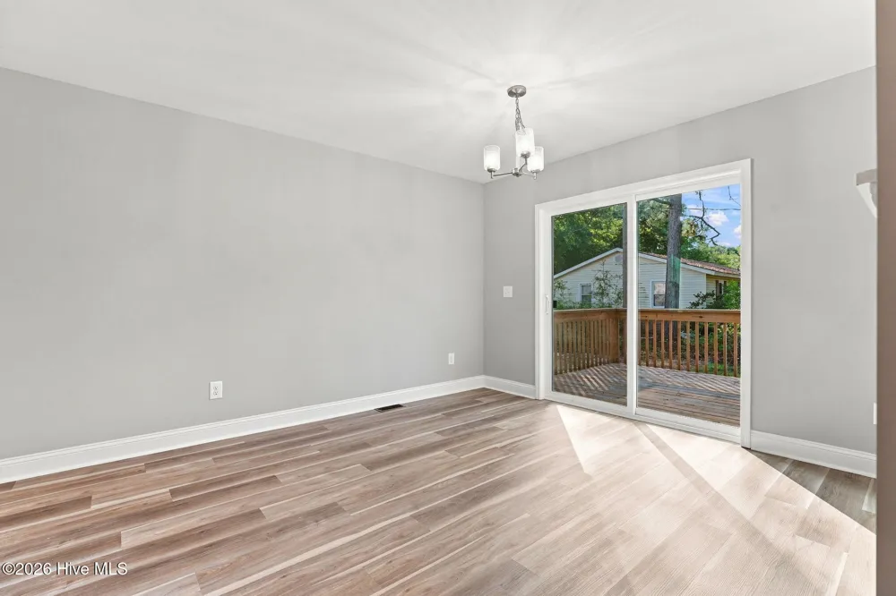 595 S Glover Street Southern Pines, NC 28387