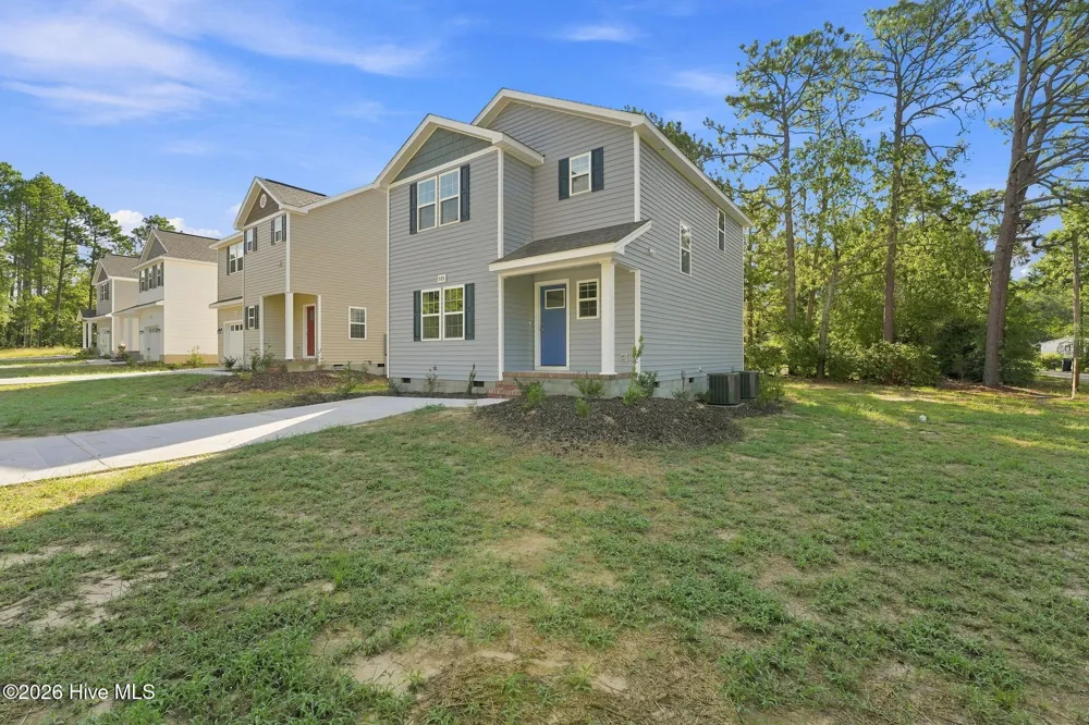 595 S Glover Street Southern Pines, NC 28387