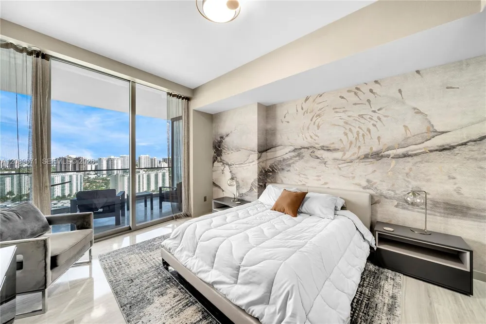 18975 Collins Ave #2203 Sunny Isles Beach, FL 33160