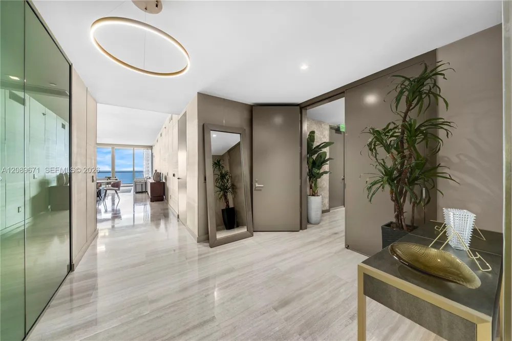 18975 Collins Ave #2203 Sunny Isles Beach, FL 33160