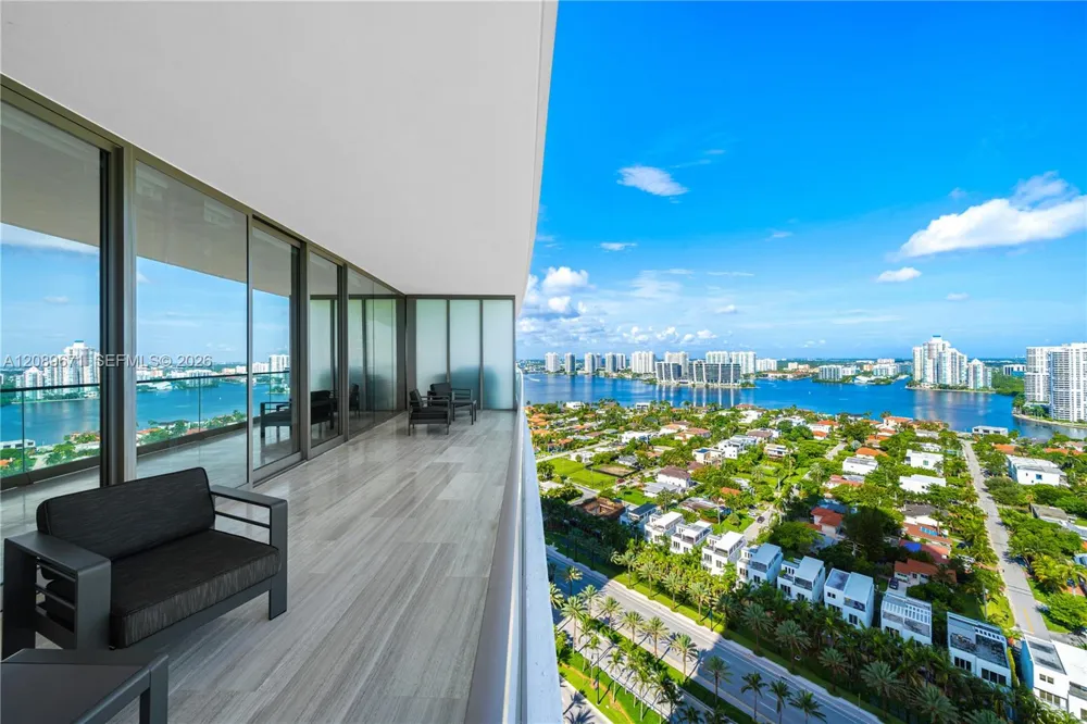 18975 Collins Ave #2203 Sunny Isles Beach, FL 33160