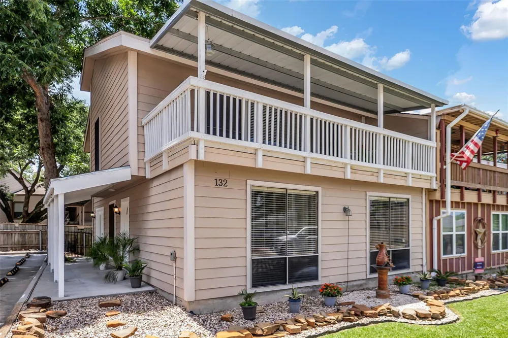 132 April Point Drive Conroe, TX 77356