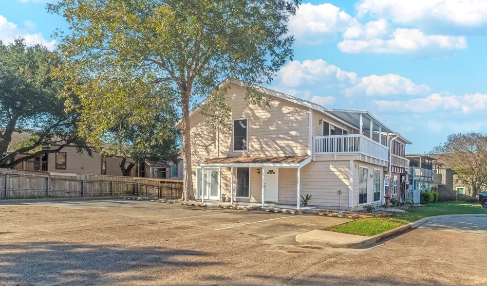 132 April Point Drive Conroe, TX 77356