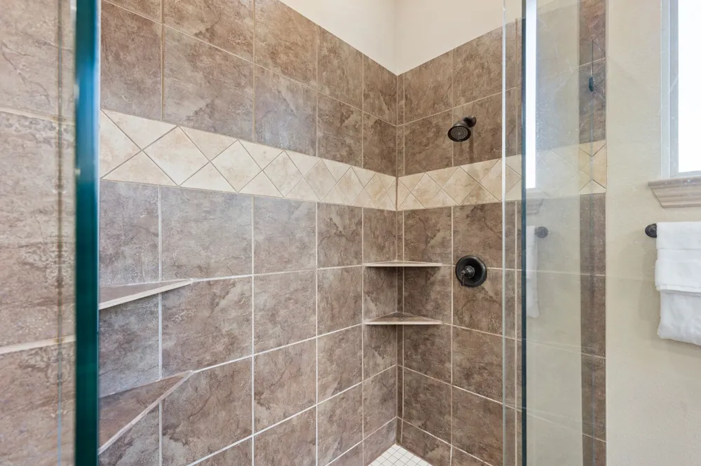 1010 Lost Valley Drive Euless, TX 76039