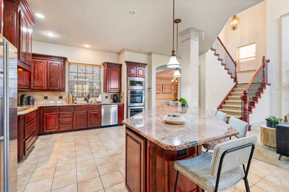 1010 Lost Valley Drive Euless, TX 76039