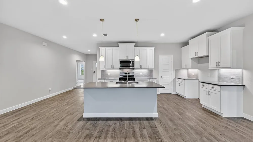 4213 CORNERSTONE CIRCLE Granbury, TX 76048