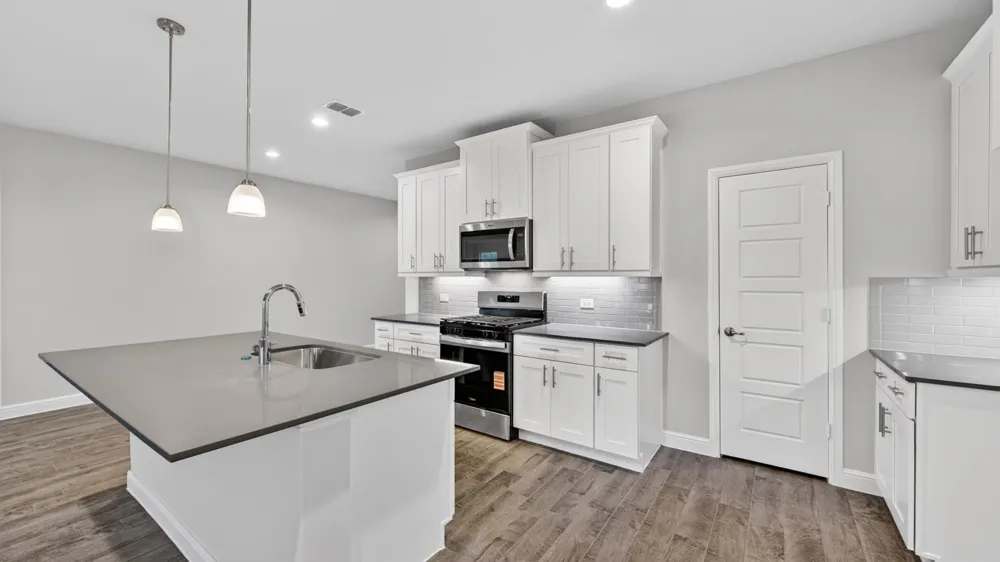 4213 CORNERSTONE CIRCLE Granbury, TX 76048