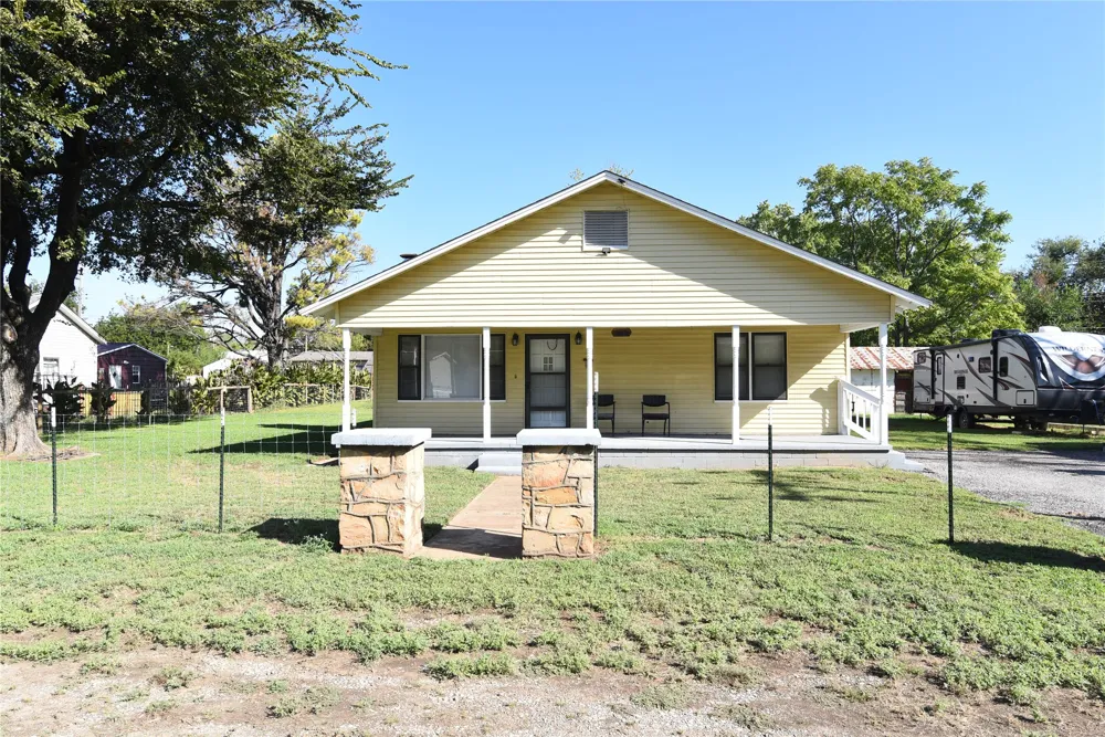 110 W 1st Street Oilton, OK 74052