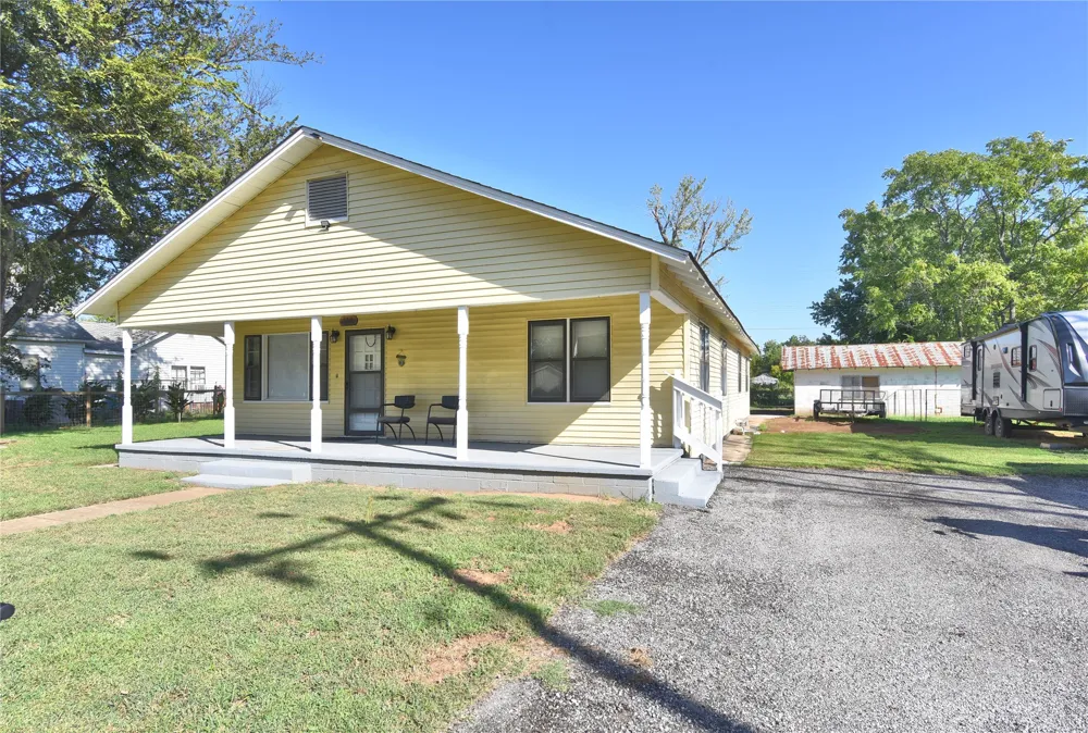 110 W 1st Street Oilton, OK 74052