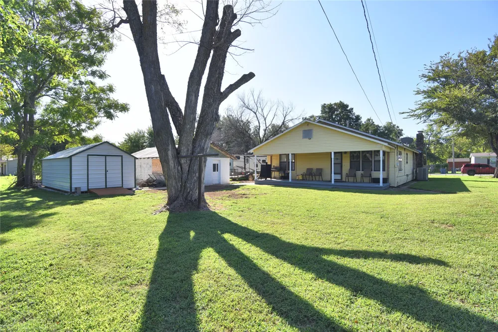 110 W 1st Street Oilton, OK 74052