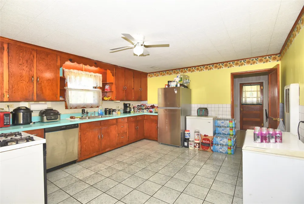 110 W 1st Street Oilton, OK 74052