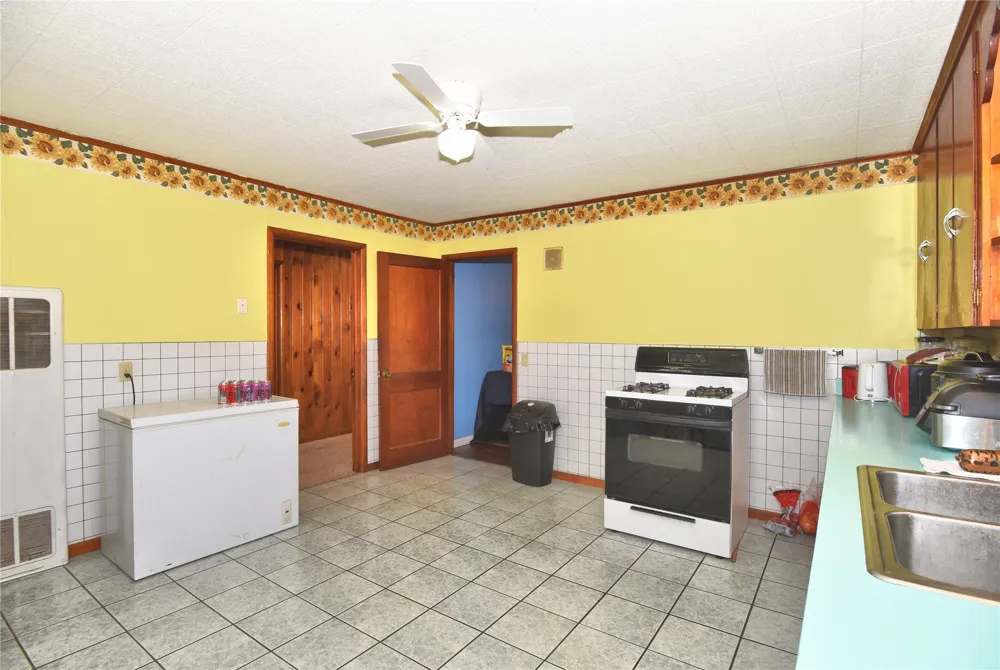 110 W 1st Street Oilton, OK 74052