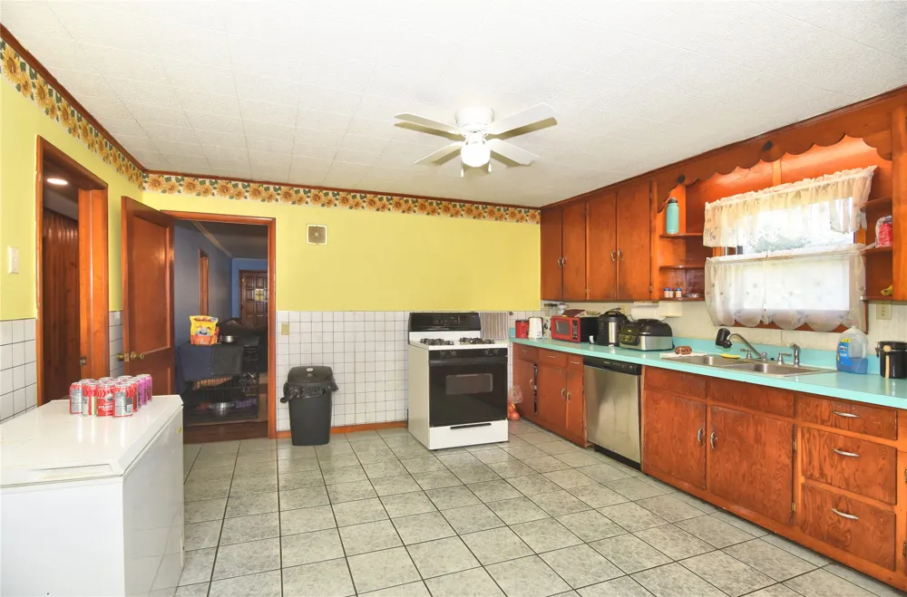 110 W 1st Street Oilton, OK 74052