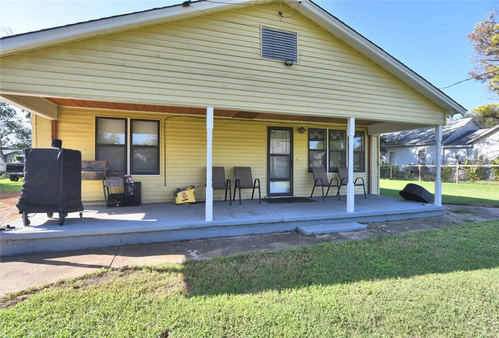 110 W 1st Street Oilton, OK 74052