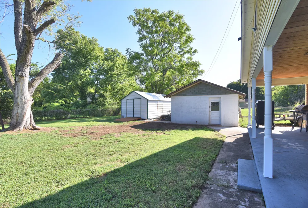 110 W 1st Street Oilton, OK 74052