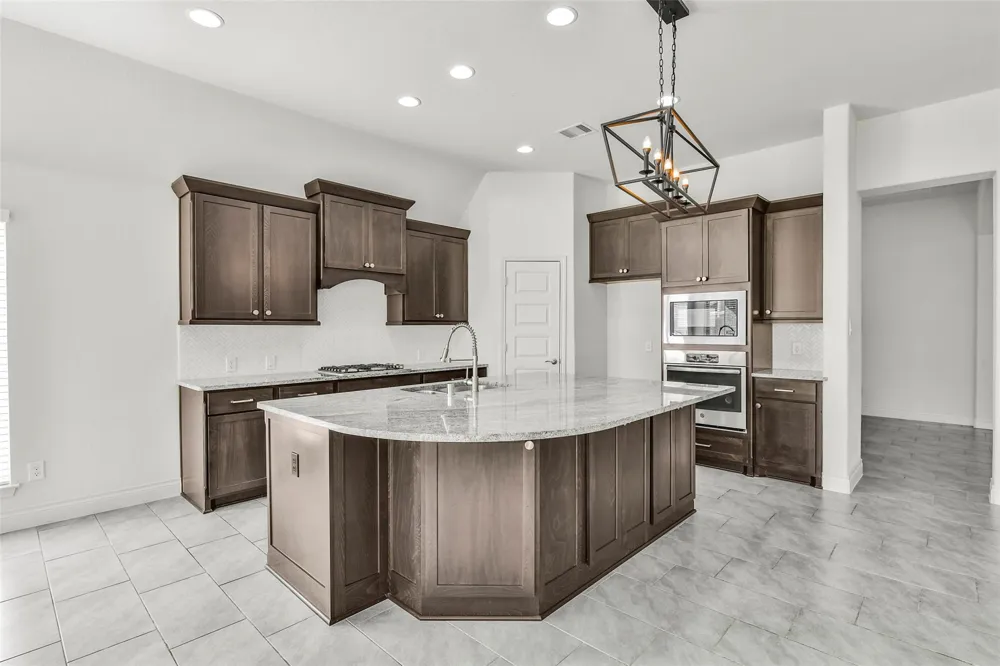 13615 Imperial Island Lane Pearland, TX 77584