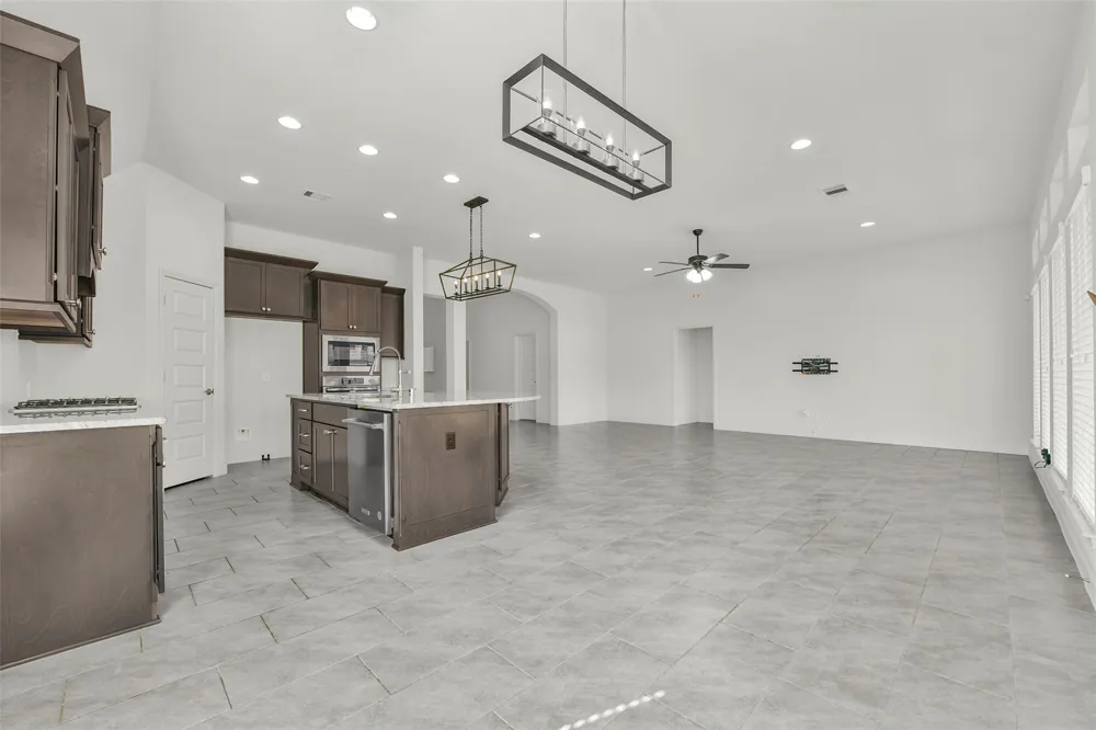 13615 Imperial Island Lane Pearland, TX 77584