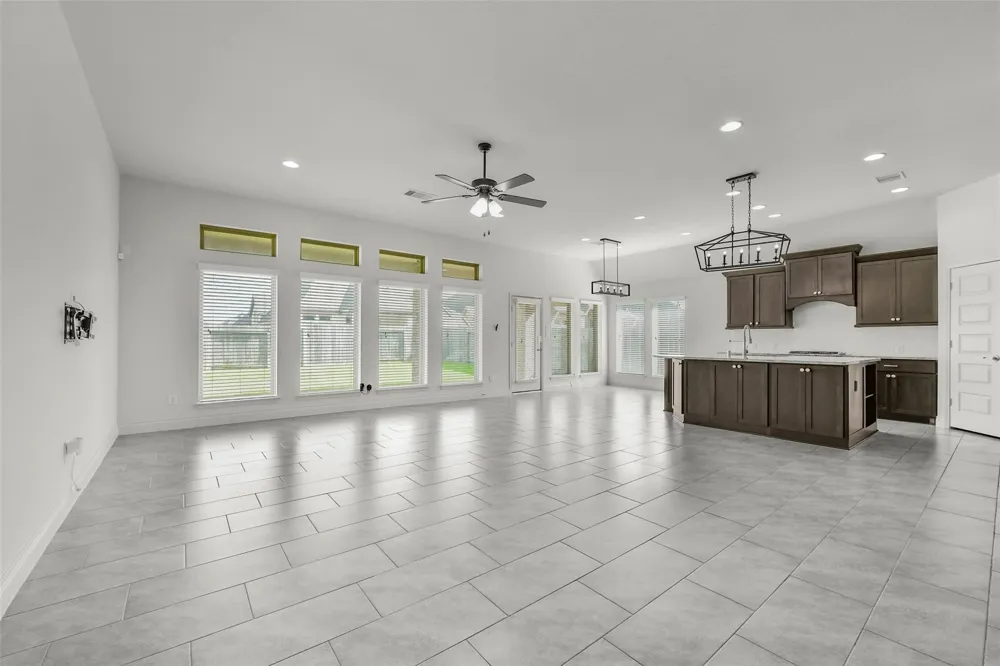 13615 Imperial Island Lane Pearland, TX 77584