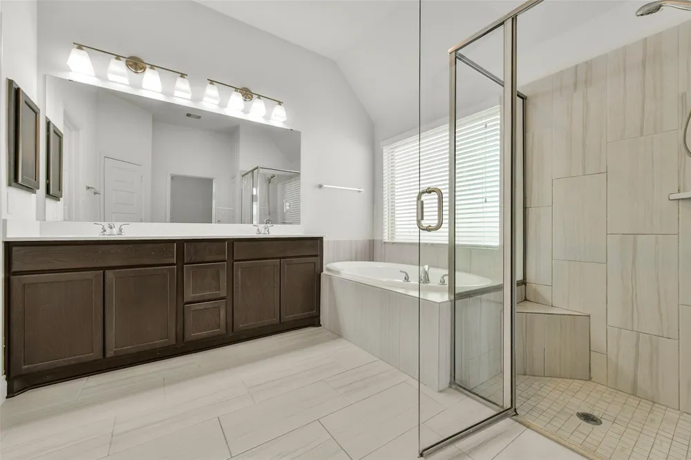 13615 Imperial Island Lane Pearland, TX 77584