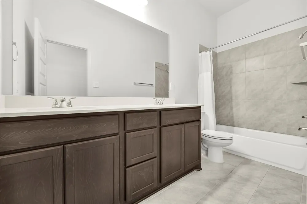 13615 Imperial Island Lane Pearland, TX 77584
