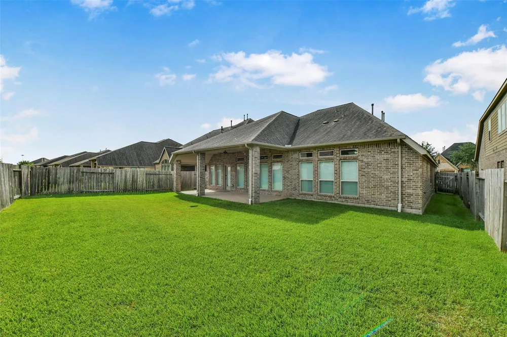 13615 Imperial Island Lane Pearland, TX 77584