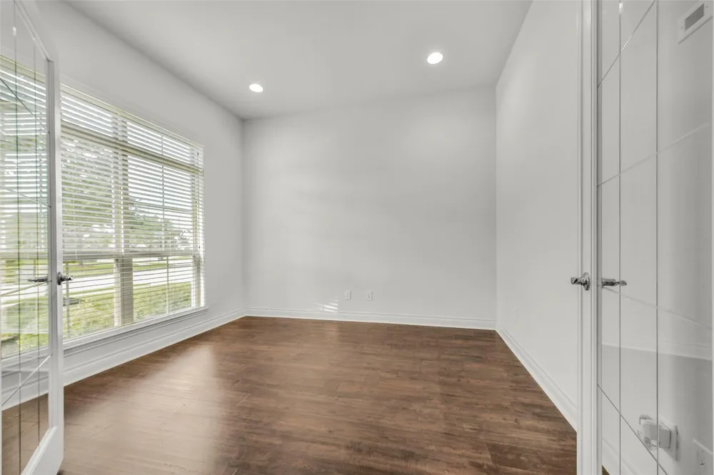 13615 Imperial Island Lane Pearland, TX 77584