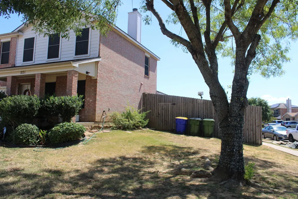 221 Pinecrest Seagoville, TX 75159