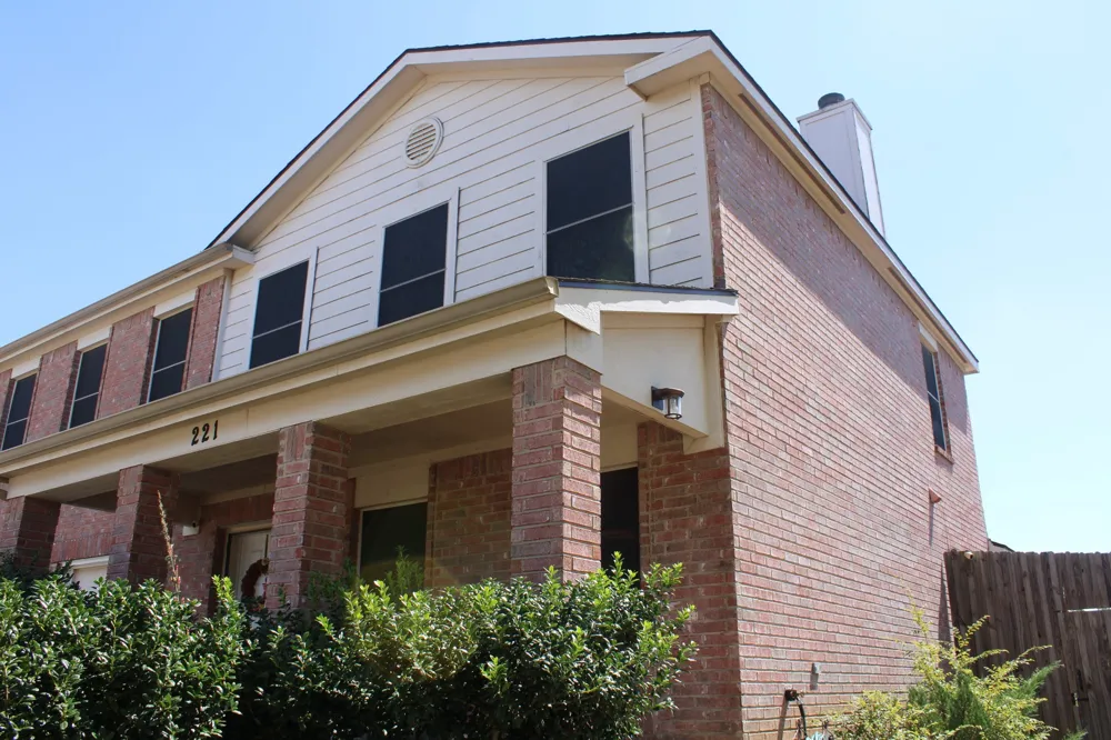 221 Pinecrest Seagoville, TX 75159