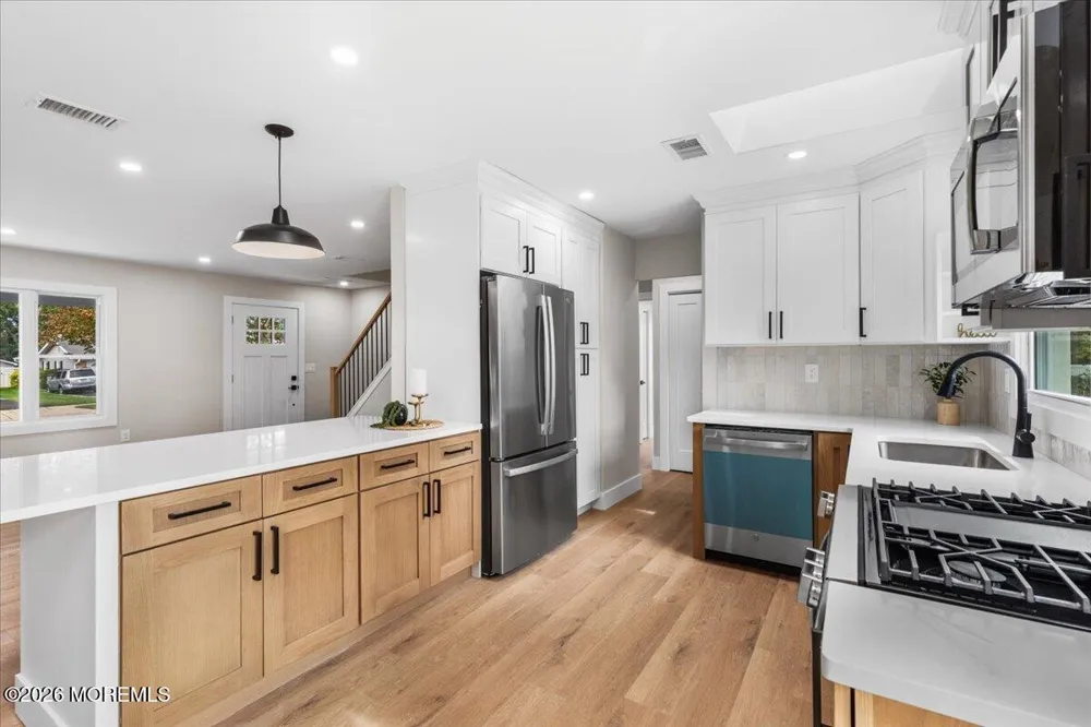 28 Fayette Lane Matawan, NJ 07747
