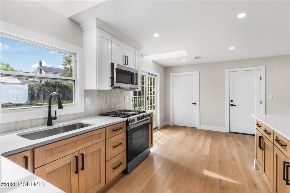 28 Fayette Lane Matawan, NJ 07747