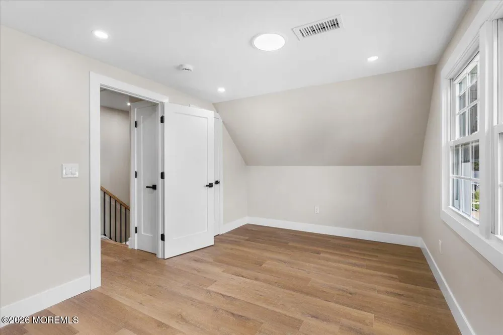 28 Fayette Lane Matawan, NJ 07747