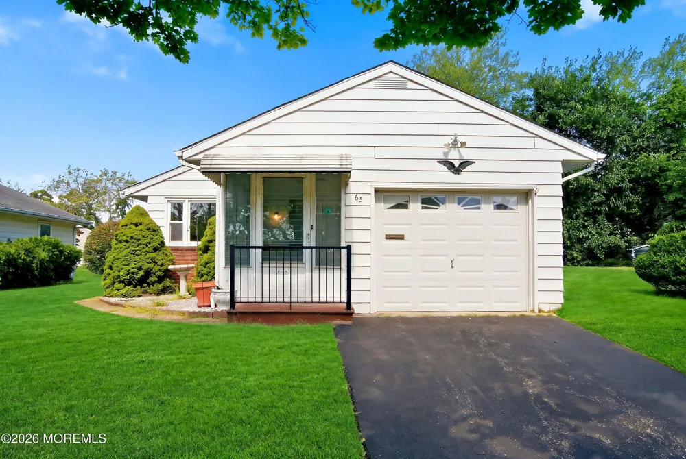 65 Sunflower Lane Toms River, NJ 08755