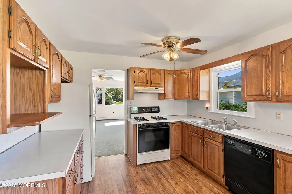 65 Sunflower Lane Toms River, NJ 08755