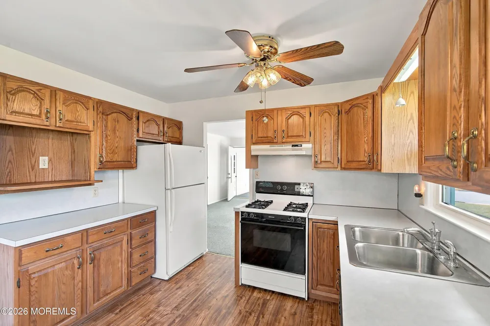 65 Sunflower Lane Toms River, NJ 08755