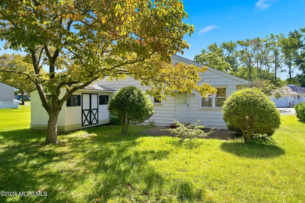 65 Sunflower Lane Toms River, NJ 08755