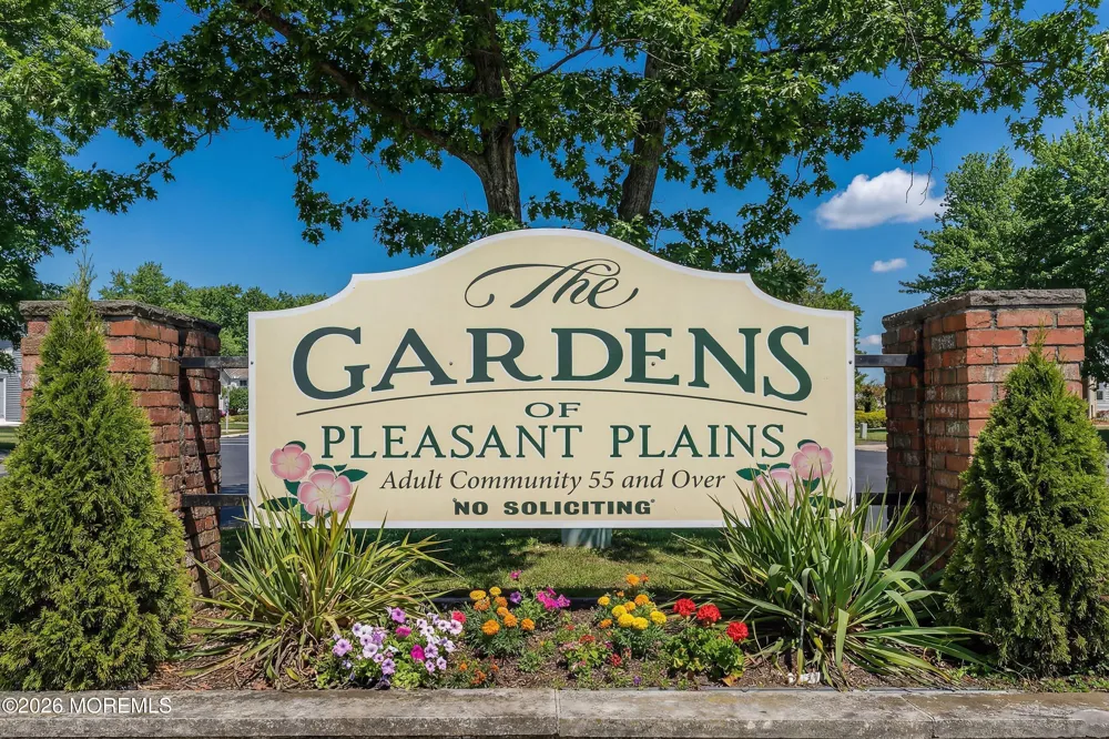 65 Sunflower Lane Toms River, NJ 08755