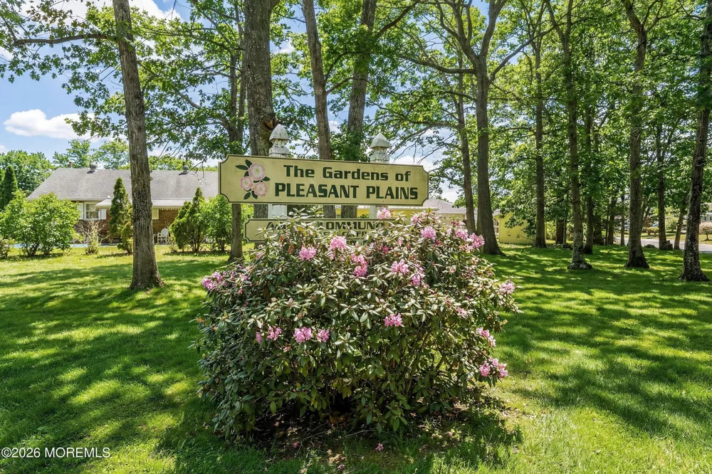 65 Sunflower Lane Toms River, NJ 08755