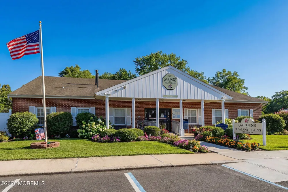 65 Sunflower Lane Toms River, NJ 08755