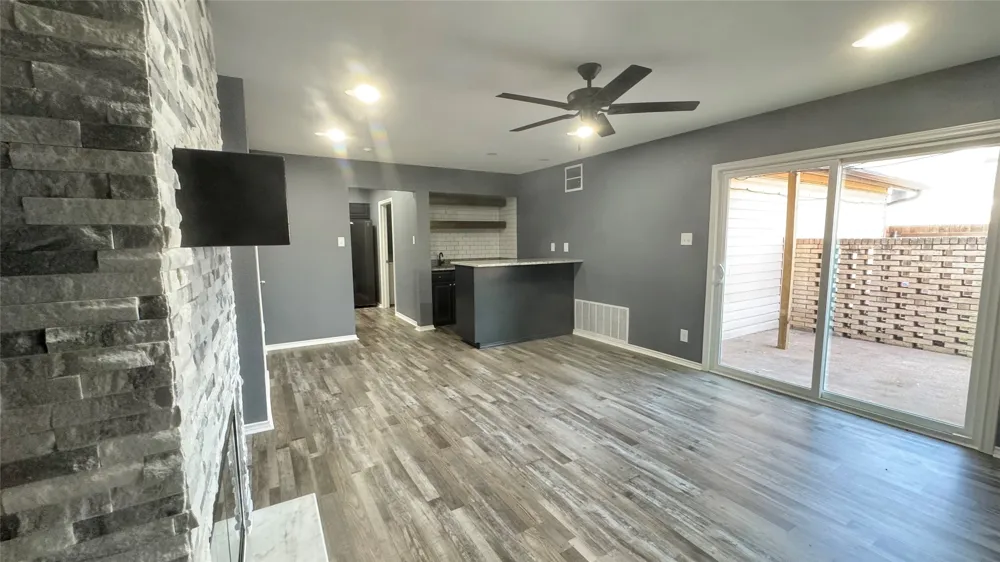 2314 Garden Park Court Arlington, TX 76013