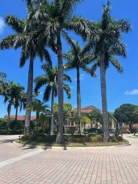 201 Villa Circle #201 Boynton Beach, FL 33435