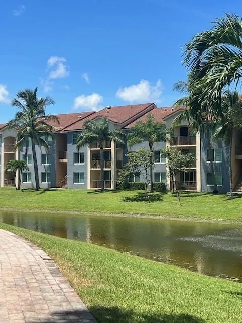 201 Villa Circle #201 Boynton Beach, FL 33435