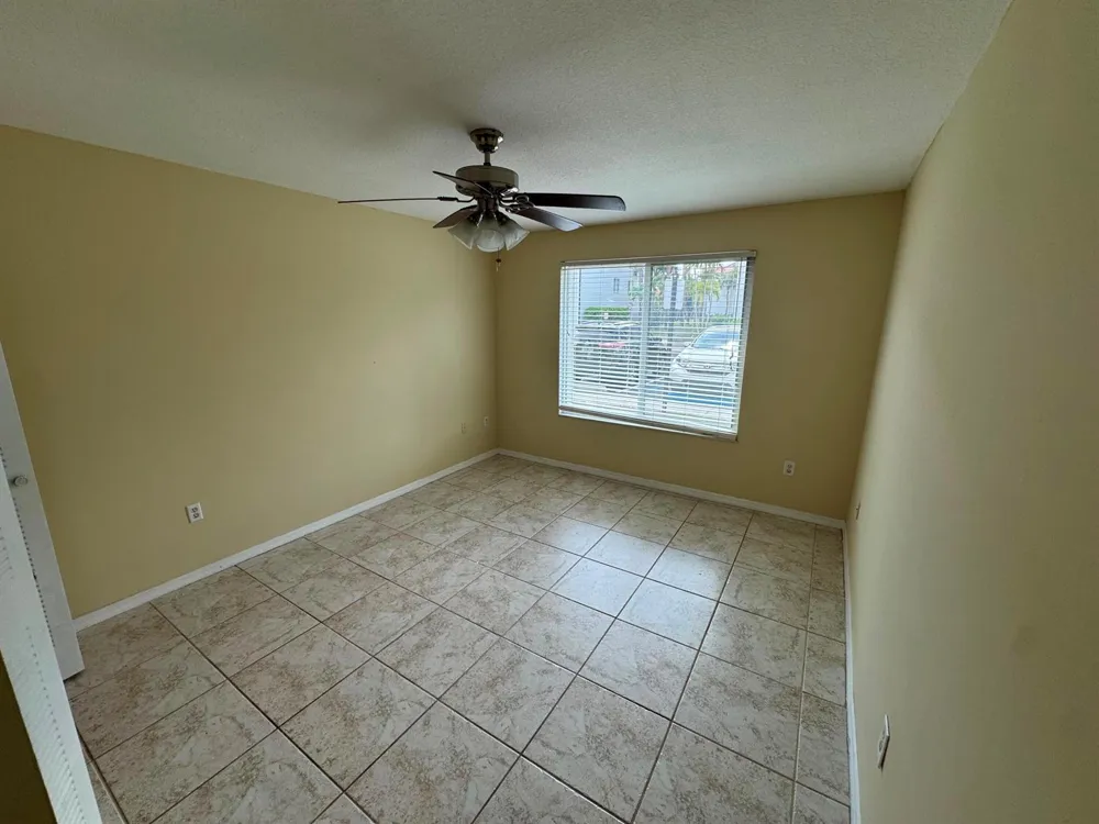 201 Villa Circle #201 Boynton Beach, FL 33435