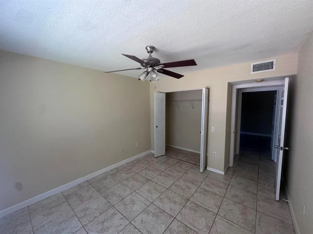 201 Villa Circle #201 Boynton Beach, FL 33435