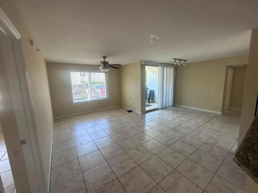 201 Villa Circle #201 Boynton Beach, FL 33435