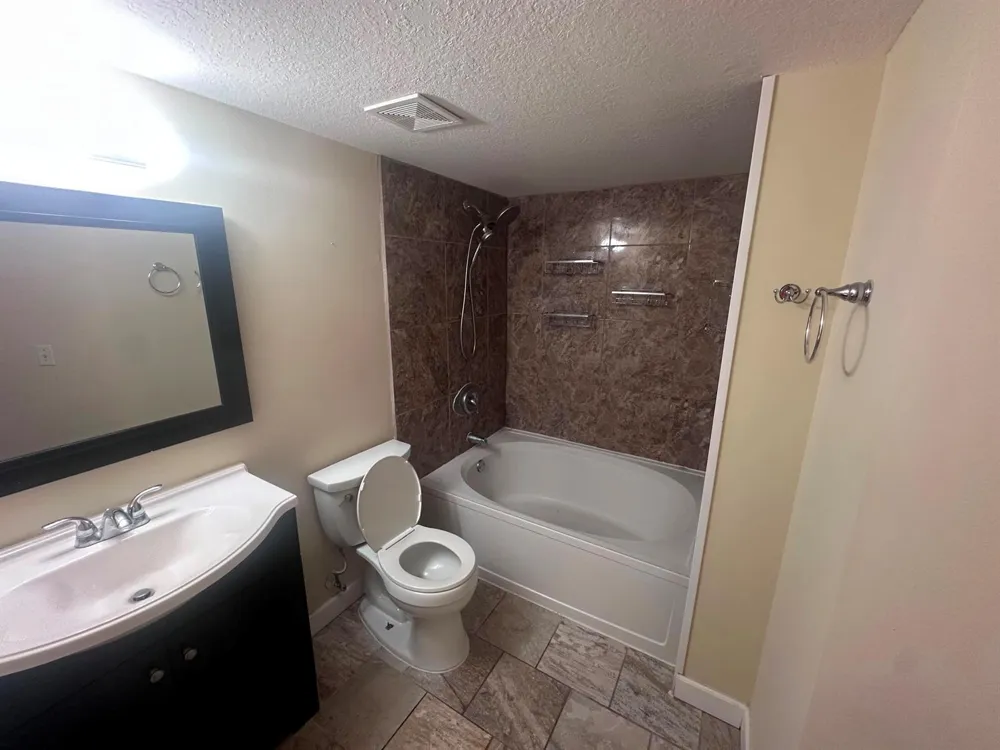 201 Villa Circle #201 Boynton Beach, FL 33435
